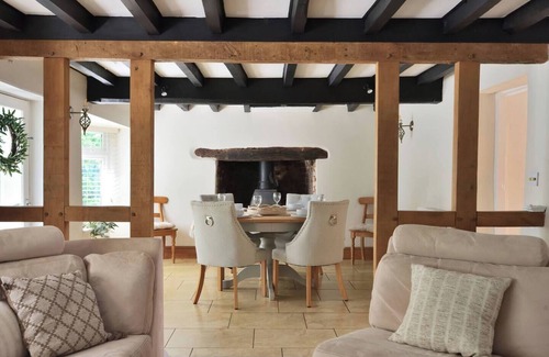 Hereford House | 3BR Cottage by Dewsall Court