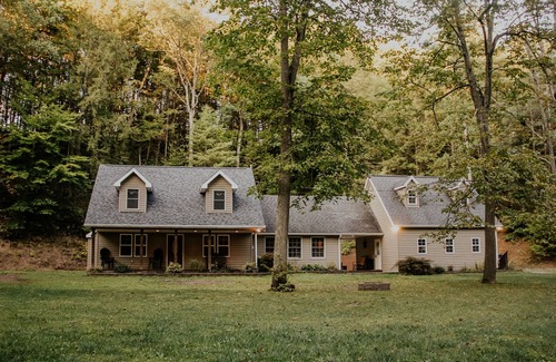 Millmont Cabin | 3BR Cozy Country Cabin w/Hot Tub near Penns Creek