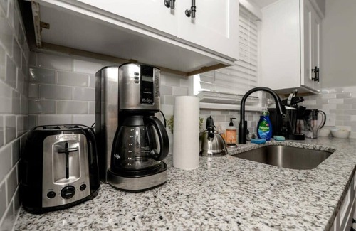 Independence House | 3BR Cozy Weekend at the Pleasant Brick House!