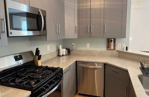 Old Northside House | 3BR Downtown | Private Garage | Walk to Mass Ave