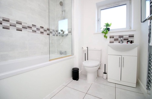 Cathays House | 3BR | Free Parking | WiFi