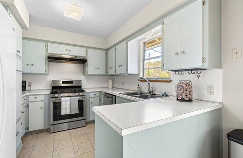 Allandale House | 3BR Gem in Allandale