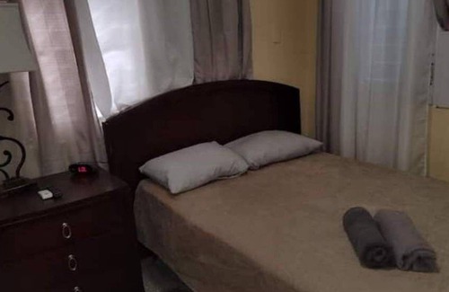 Sagrado Corazon House | 3BR hilltop near beach