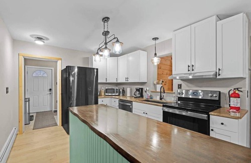 Lake Luzerne-Hadley House | 3BR Lake Luzerne Retreat with Game Room & Hot Tub