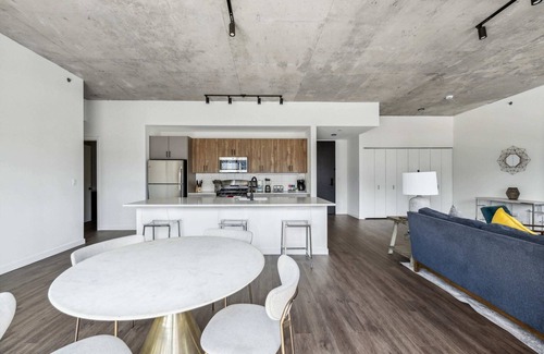 Killgubbin Apartment | 3BR Luxury Modern Apartment