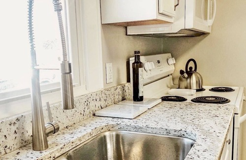 Belmont House | 3BR on Main Street ★ Downtown Belmont ★ 5 Min Walk