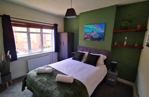Ormeau House | 3BR Ormeau Road cosy stay with secret garden by Short Stay NI Ltd