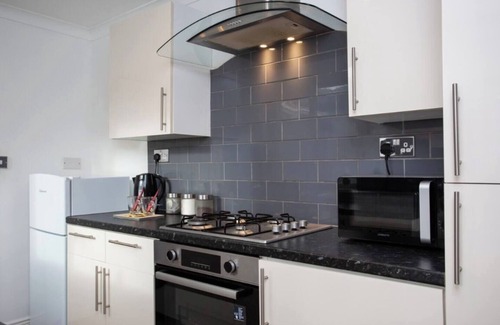 Sunderland House | 3BR Retreat | High Barnes | Wifi