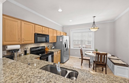 Charlotte House | 3BR Townhome Quiet Family Area in South Park w/Balcony, BBQ, Work Space, & WiFi