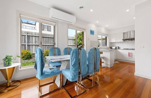 Ashwood House | 3BR Townhouse 7km to Chadstone