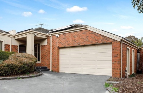 Ashwood House | 3BR Townhouse 7km to Chadstone