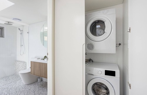Glebe House | 3BR 'Urban Serenity' in Glebe: Modern Comfort & Ideal Location