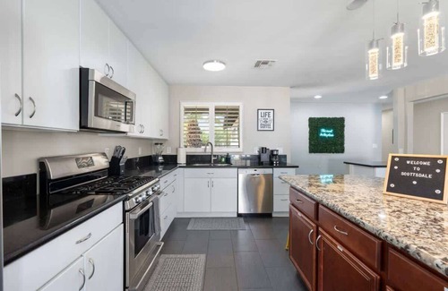 South Scottsdale House | 3BR w/Heated Pool + Putt Putt | Near Old Town