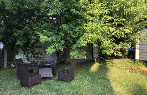 Upper Beaches House | 3BR w/Parking Family-Friendly Home Away from Home in The Beaches