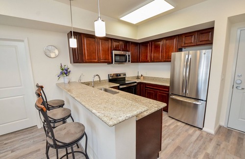 Katy Condo | 3J| Charm in Katy Asian Town & Marketplace|Gated Condo
