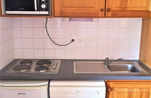 La Joue du Loup Apartment | 3rd floor, balcony, parking, tv, ski locker, 36m², La Joue du Loup