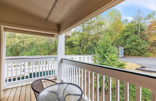 Nashville Condo | 3rd Floor Back Side Corner Penthouse Suite - 308 by Grand Wood Suites