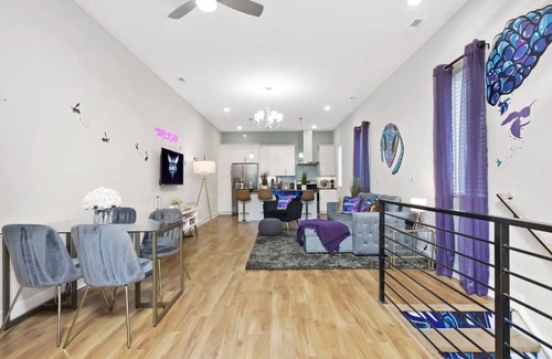 Third Ward House | 3rd ward beauty: 2 kitchens, 2 living rooms, Great space for large groups!