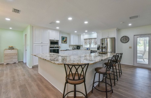 Fellowship House | 4/4 Main home with 2/1 guest cottage, Private 10 Acre Home -2 min drive from WEC