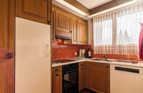 Flims Apartment | 4.5 room family apartment in Flims with sunny terrace and garden access.