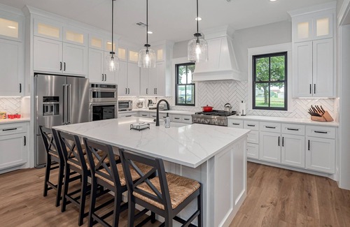 Kingston House | 4,750 Sq. Ft. Texoma Luxury Home w/Hot Tub