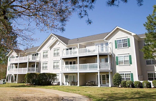 Berkeley Condo | 4 BDRM~ NEAR BUSCH GARDENS, SLEEPS 12~ INDOOR/OUTDOOR POOLS, SPA, FISHING & MORE