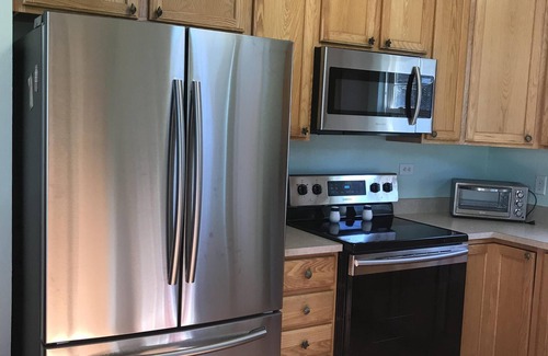 Bethany Beach House | 4 Bed 3.5 Bath end unit sleeps 11, 4 blocks to beach & short walk to boardwalk