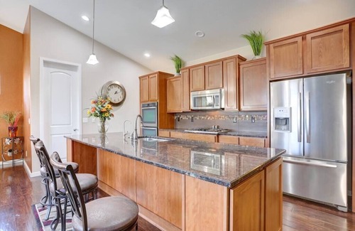 Commerce City House | 4 Bed/3 Bath, Sleeps 12! 20 min DIA, Pets-Large yard; Great for Families!
