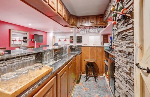 Commerce City House | 4 Bed/3 Bath, Sleeps 12! 20 min DIA, Pets-Large yard; Great for Families!