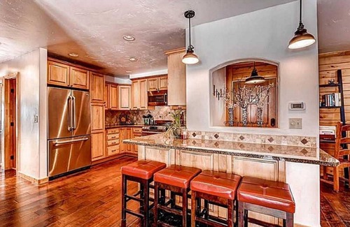 Wildernest House | 4-Bed, 3-Bath with Hot Tub; Sleeps 10, 3 parking spaces, license #BCA-78675
