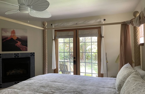 Volcano Cabin | 4 bed/4 bath Entire custom-built house 5 mins from Volcanoes National Park