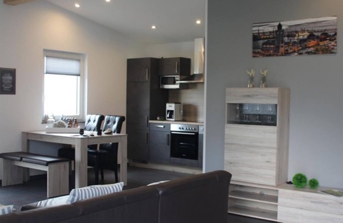 Esch House | 4-bed cottage Hamburg, bath/toilet - Eifel Apartments