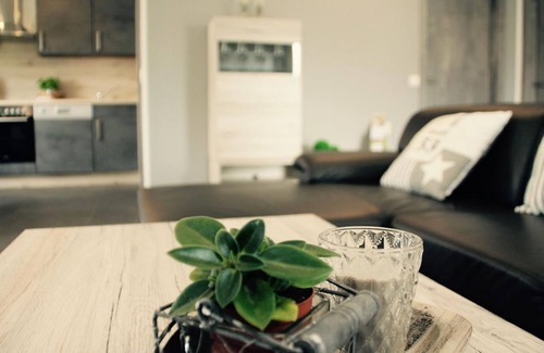 Esch House | 4-bed cottage Hamburg, bath/toilet - Eifel Apartments