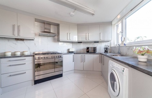 Chelsea Riverside Apartment | 4 Bed Flat near King’s Road