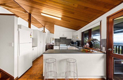 Mudgeeraba House | 4-Bed Hinterland Retreat with Gorgeous Views