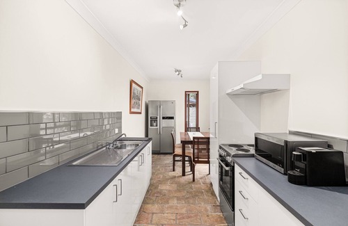 Mudgeeraba House | 4-Bed Hinterland Retreat with Gorgeous Views