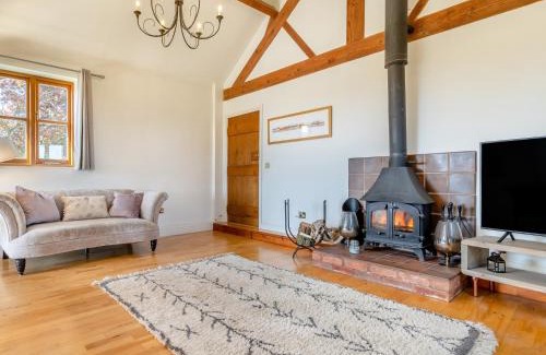 Narborough House | 4 Bed in Bishops Offley 93215