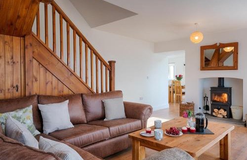 Llangeler House | 4 Bed in Llandysul 66640