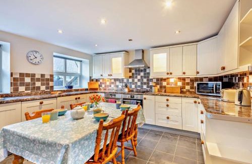 Wearhead House | 4 Bed in Wearhead 93527
