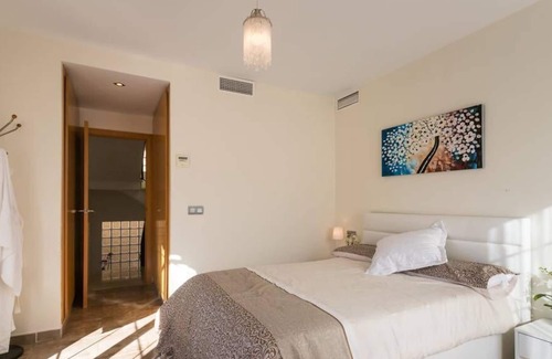 El Albir Villa | 4 Bed Luxury Villa Up to 8 Adults Terraces Wifi Private Pool Daily Cleaning
