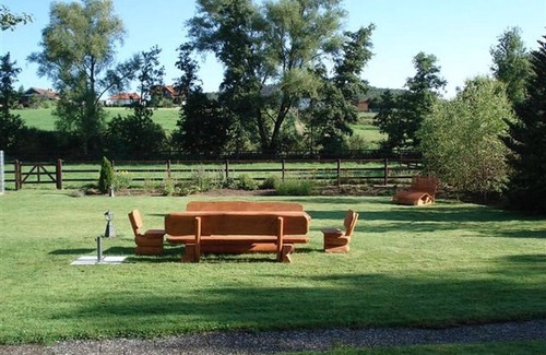 Auel Apartment | 4-bed vacation apartment with garden view - Eifelferienhaus Miro