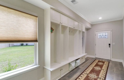 Burton Apartment | 4-bedroom 2.5 bath cozy house in charming Beaufort 15 min from MCRD PI/Donwtown