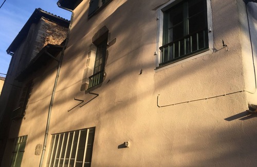 Confolens House | 4 bedroom, 2 bathroom, medieval house in the heart of Confolens