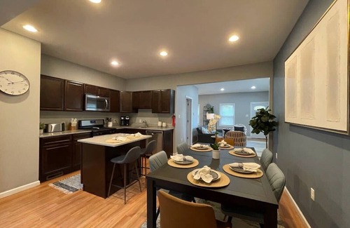 South Side Slopes House | 4 Bedroom/2 Bathroom South Side I Pittsburgh