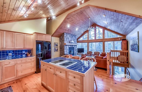 Minett Cottage | 4 bedroom, 3 bath, cottage, Minett, very private, great for families!