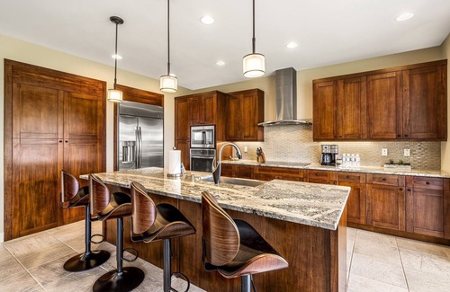 Keauhou House | 4 bedroom/3 bath luxury home with A/C, steps to community pool, oceanview