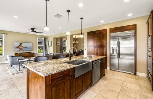 Keauhou House | 4 bedroom/3 bath luxury home with A/C, steps to community pool, oceanview