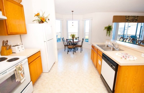 Sunset Ridge House | 4 Bedroom 3 Bathroom Vacation Pool Home With Garage. Orlando, Florida.