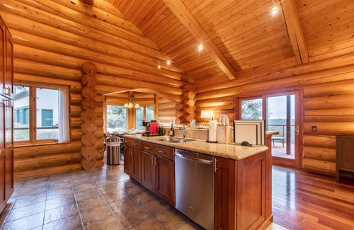 Volcano Villa | 4 Bedroom, 4 Bath, Hot Tub, 104 Acres, Pet Friendly, Weddings!