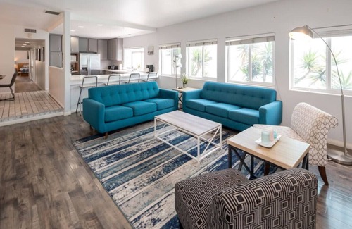 Marina Peninsula Apartment | 4 Bedroom 4 Bath Beach House Retreat Venice/MDR A+